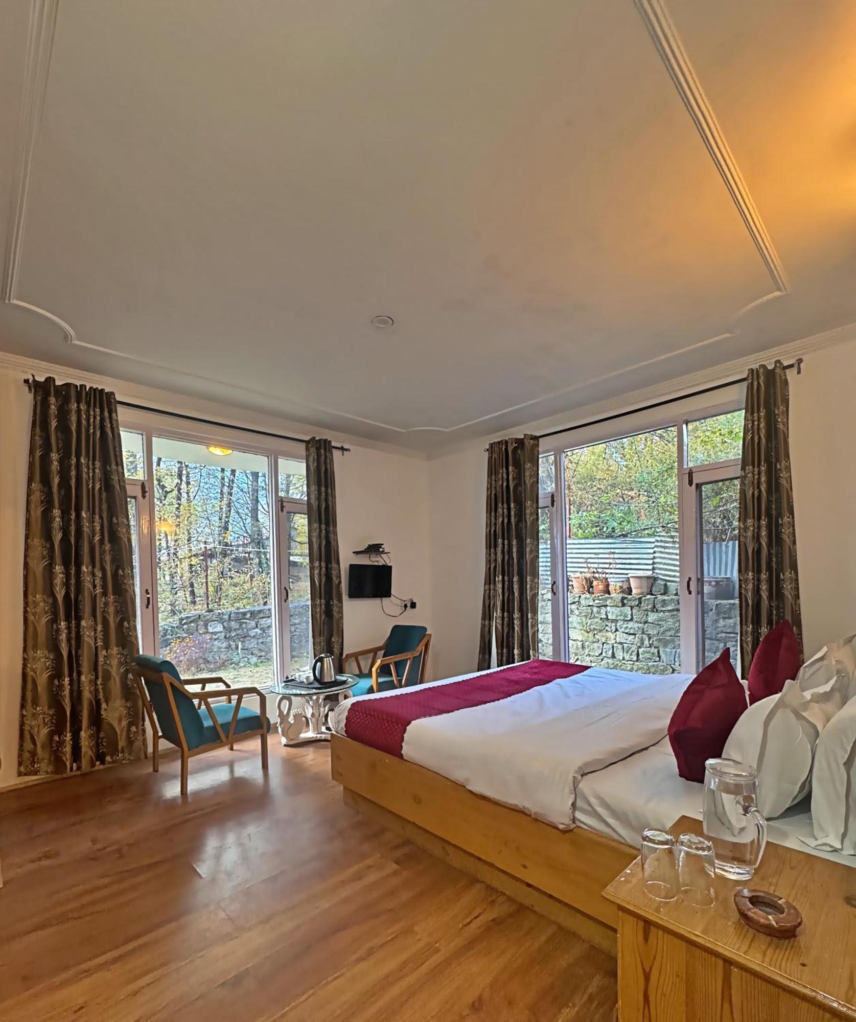 Sylvan Woods Cottage Manāli エクステリア 写真