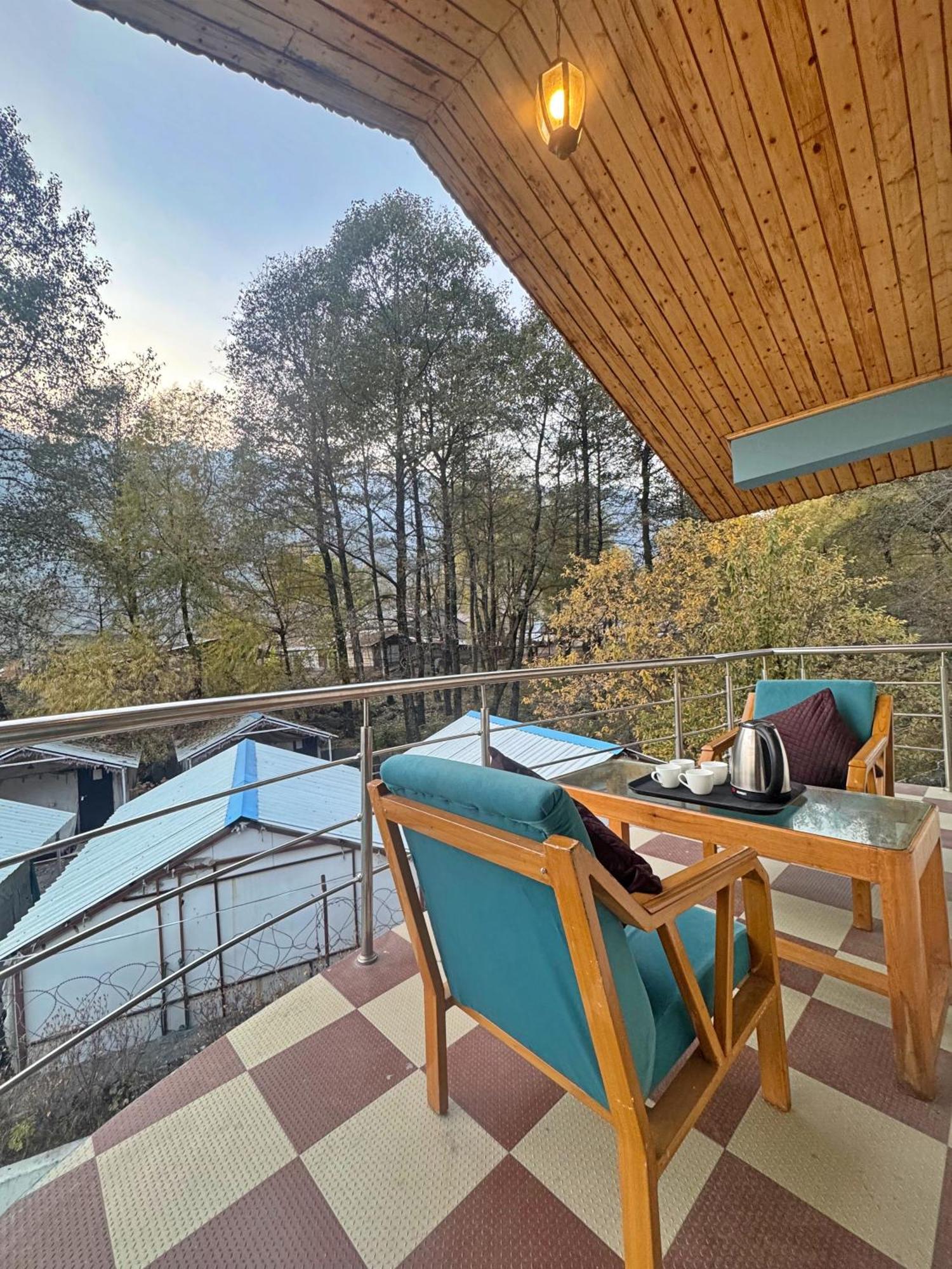 Sylvan Woods Cottage Manāli エクステリア 写真